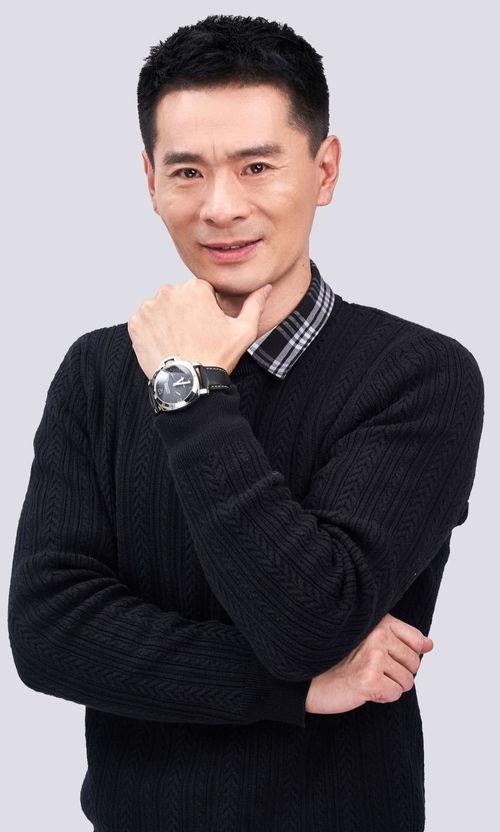 王建兵演员,从舞台到荧幕，演绎人生百态的影视演员