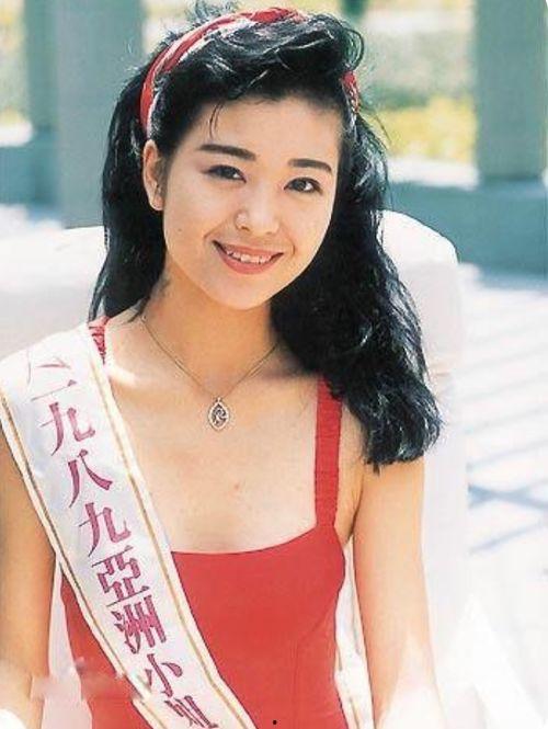 香港三级女明星课体,揭秘香港影视圈的隐秘故事