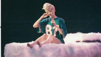 梅艳芳到底有什么背景,传奇歌后背后的神秘背景揭秘